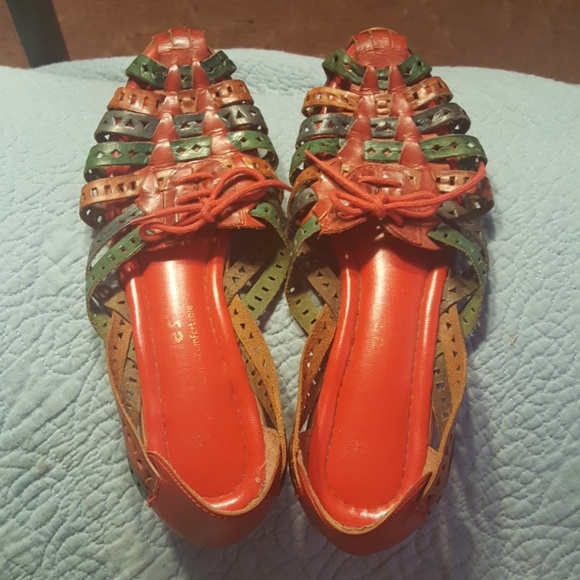 MULTICOLORED TRUFFLES SANDALS-SIZE 8- SOOO PRETTY - Picture 2 of 4